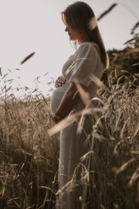 Zwangere dame in rietveld